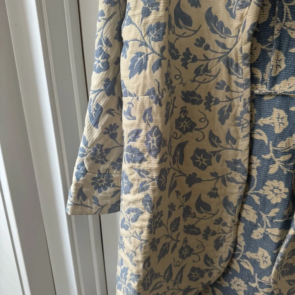 Blue and Cream Robe Jacket - Picture 5 of 6